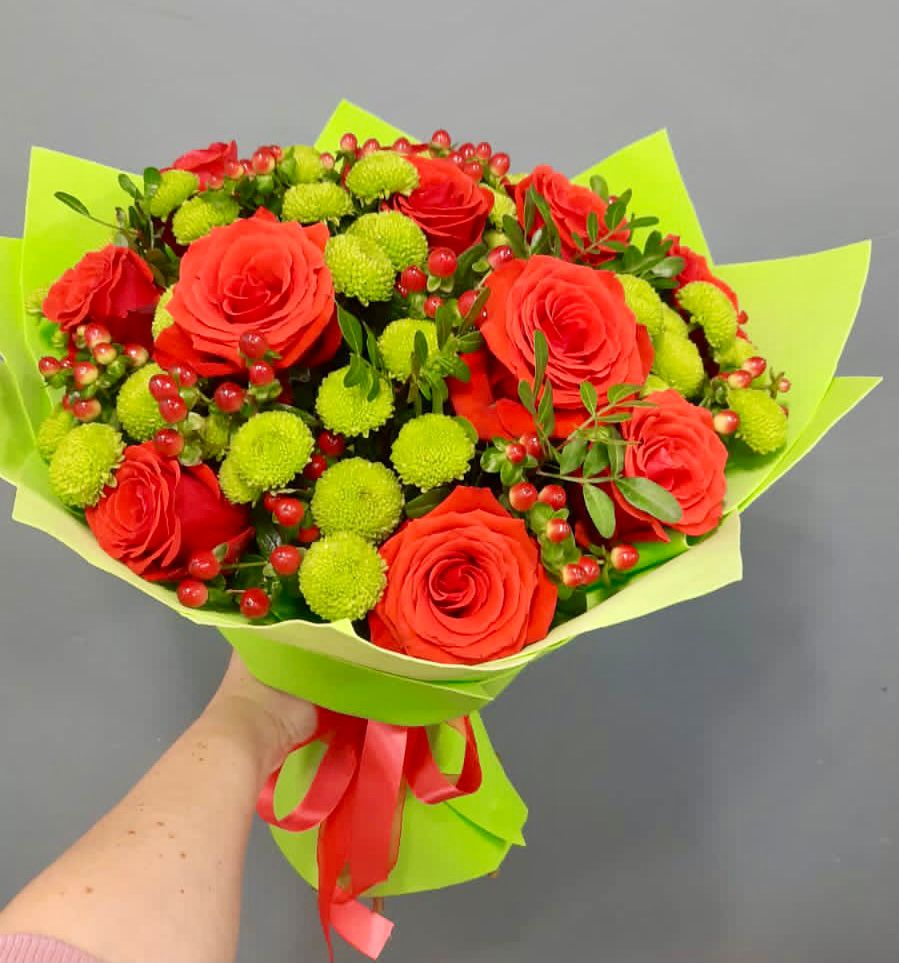 Букет цветов из: Хризантемы и Розы в Карабулаке