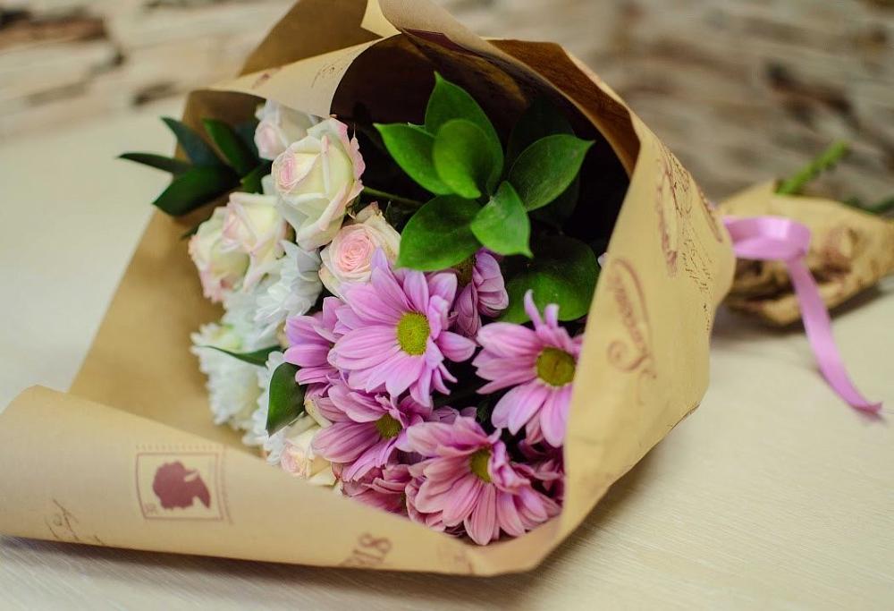 Букет цветов из: Розы и Хризантемы в Карабулаке