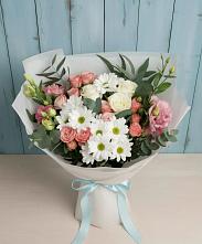 Букет цветов из:  Розы, Лизиантусы и Хризантемы в Карабулаке