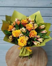 Букет цветов из:  Альстромерии и Розы в Карабулаке
