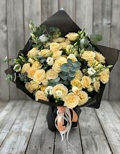 Букет цветов из:  Розы и Лизиантусы в Карабулаке
