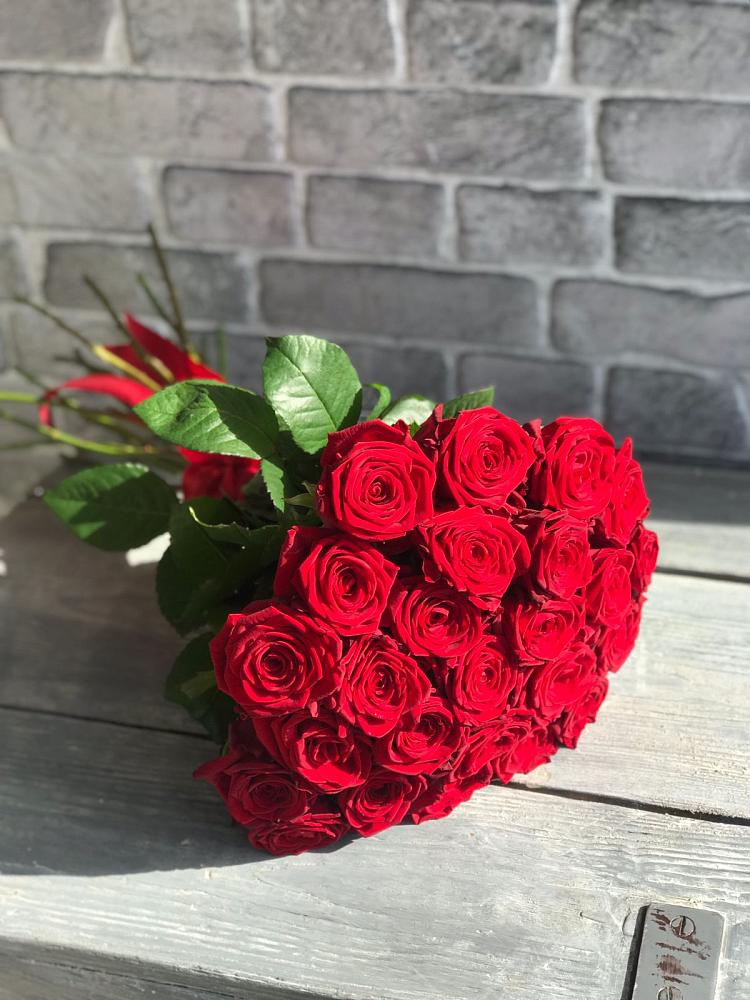 Букет Красные розы Фридом в Карабулаке