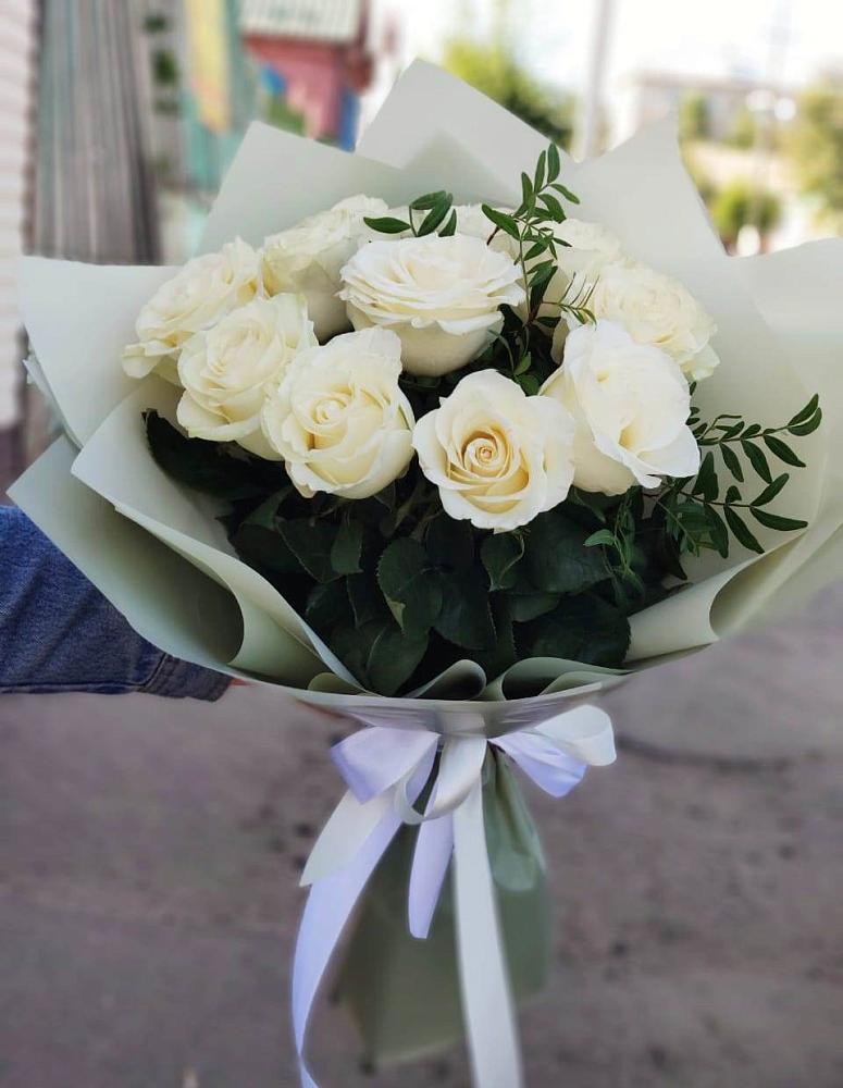 Букет Белые розы Проуд в Карабулаке