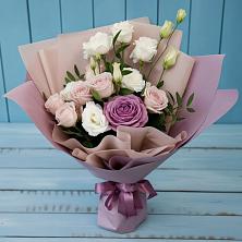 Букет цветов из:  Розы и Лизиантусы в Карабулаке