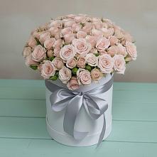 Цветочная композиция из Розы в шляпной коробке в Карабулаке