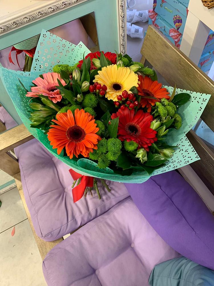 Букет цветов из: Герберы, Хризантемы и Альстромерии в Карабулаке