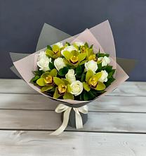 Букет цветов из:  Орхидеи и Розы в Карабулаке