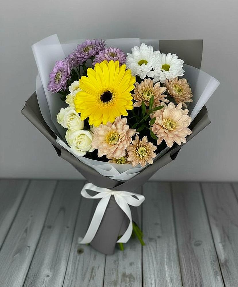 Букет цветов из: Розы, Герберы и Хризантемы в Карабулаке