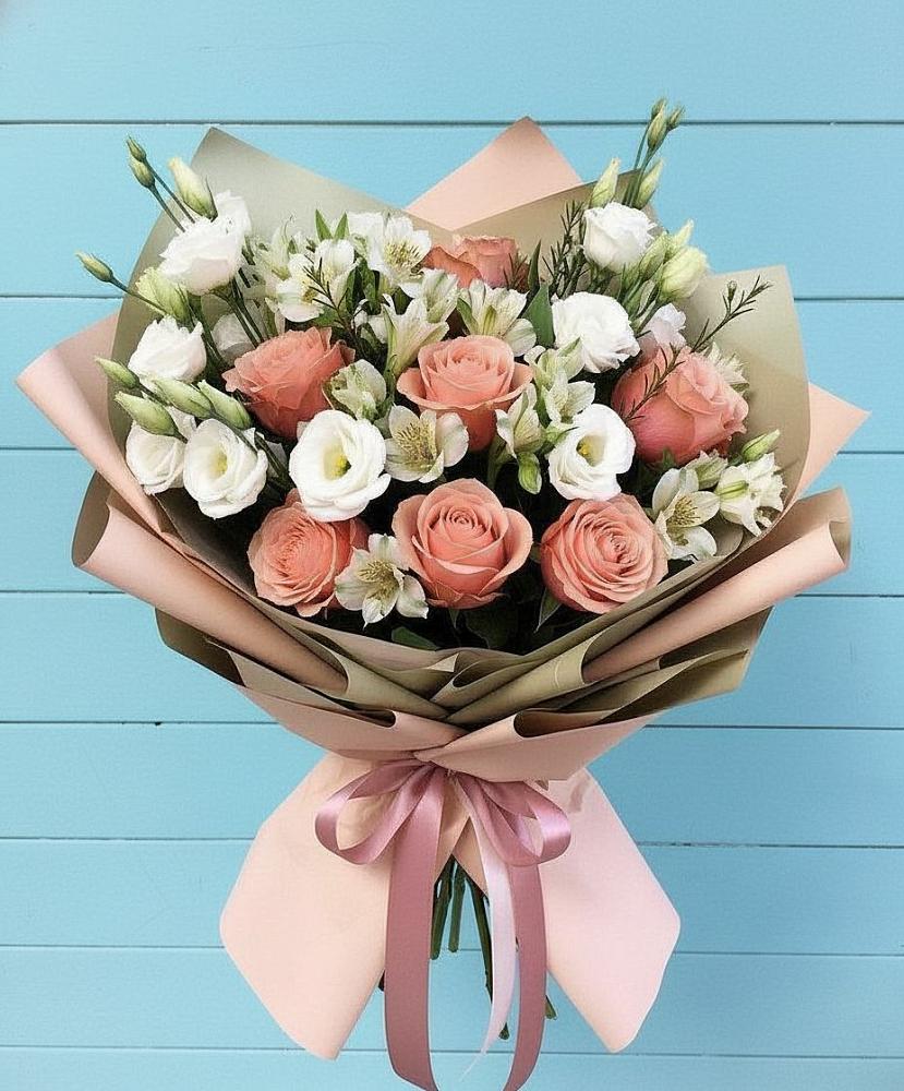 Букет цветов из: Розы, Альстромерии и Лизиантусы в Карабулаке