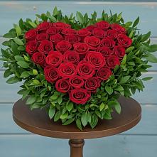 Цветочная композиция из Розы в виде сердца в Карабулаке