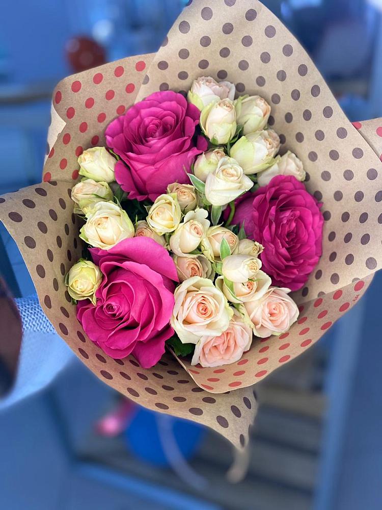 Букет цветов из: Розы в Карабулаке