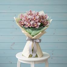 Букет цветов из:  Орхидеи и Розы в Карабулаке