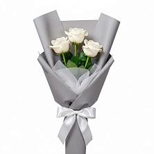 Букет 3 белые розы в Карабулаке