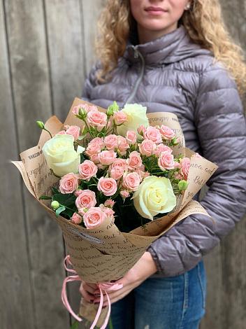 Букет цветов из: Розы в Карабулаке