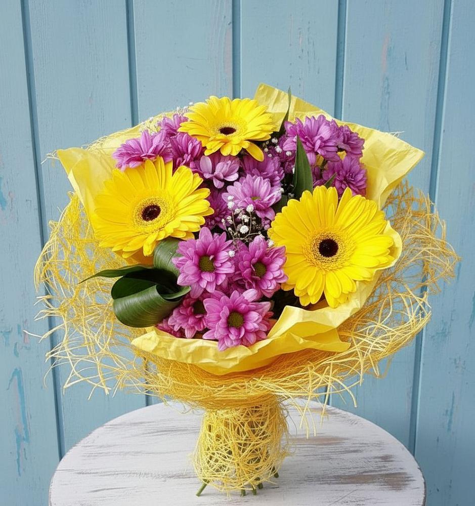 Букет цветов из: Хризантемы и Герберы в Карабулаке
