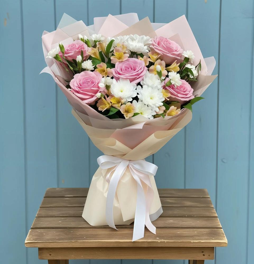 Букет цветов из: Гвоздики, Орхидеи и Розы в Карабулаке