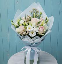 Букет цветов из:  Розы и Лизиантусы в Карабулаке