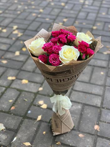Букет цветов из: Розы в Карабулаке
