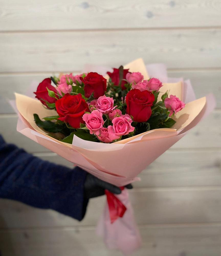 Букет цветов из: Розы в Карабулаке