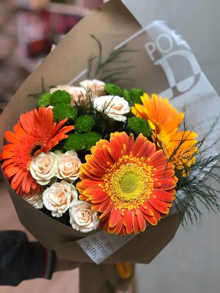 Букет цветов из: Герберы, Хризантемы и Розы в Карабулаке