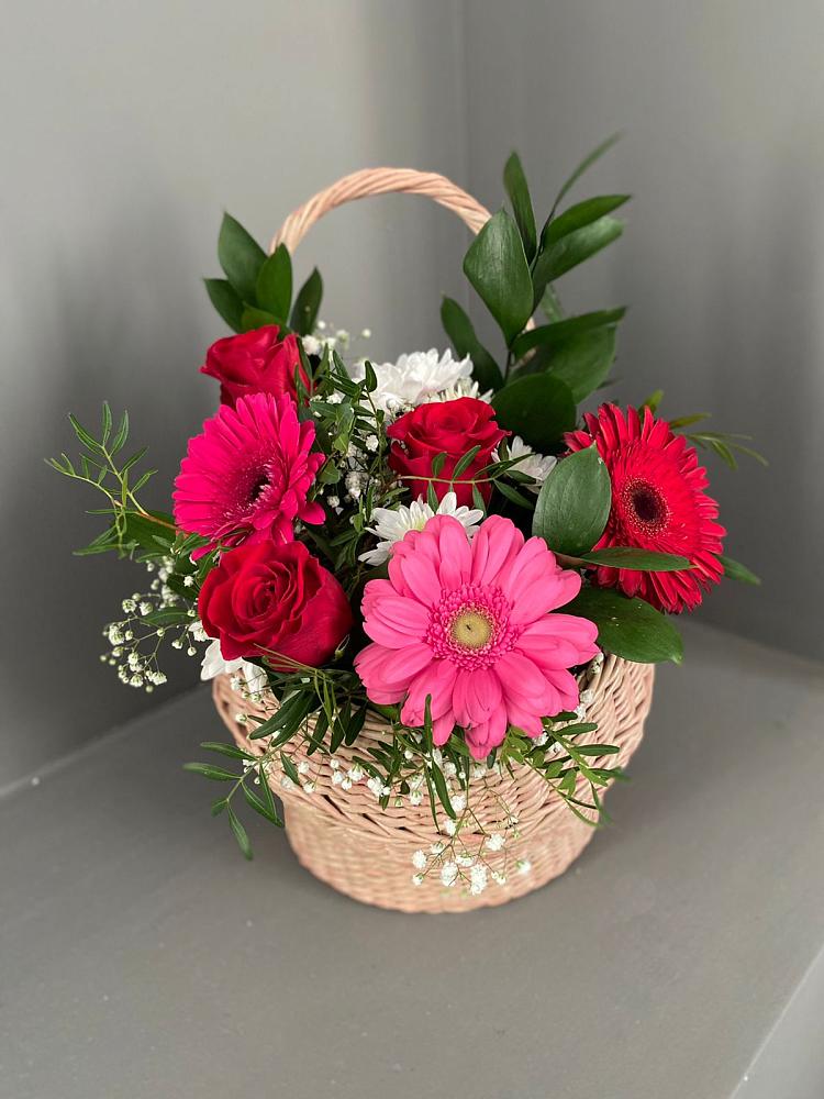 Цветочная композиция из Розы, Хризантемы и Герберы в корзине в Карабулаке