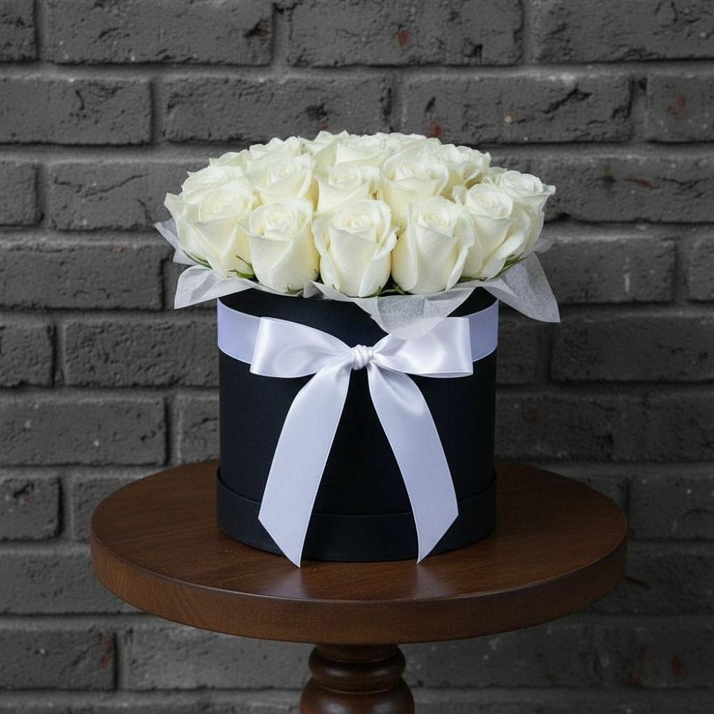 Цветочная композиция из Розы в шляпной коробке в Карабулаке