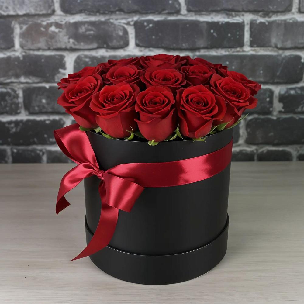 Цветочная композиция из Розы в шляпной коробке в Карабулаке