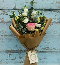 Букет цветов из:  Розы и Лизиантусы в Карабулаке