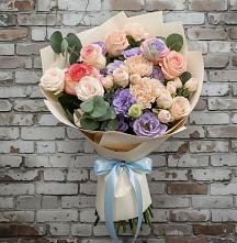 Букет цветов из:  Розы, Лизиантусы и Гвоздики #REPLACE_PRED# Карабулаке