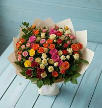 Букет Микс из разноцветных кустовых роз в Карабулаке