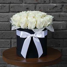 Цветочная композиция из Розы в шляпной коробке в Карабулаке